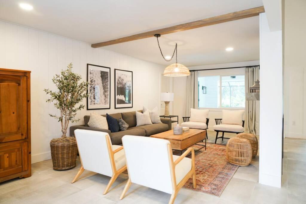 Remodeled 4br Pool Home/img Golf View/near Beaches